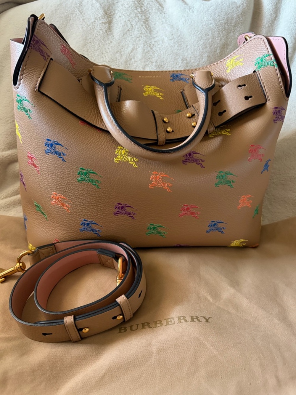 Burberry Tan Leather Tote with Multicolor Equestrian Motif - Picture 3 of 10